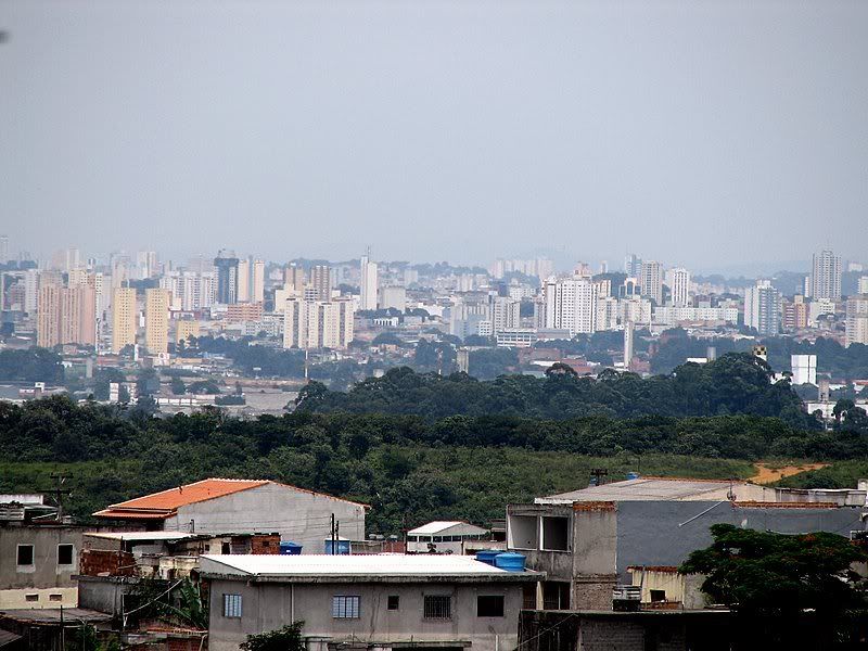 GUARULHOS Guarulhos Uma visão geral da cidade. GUARULHOS Guarulhos Uma visão geral da cidade.